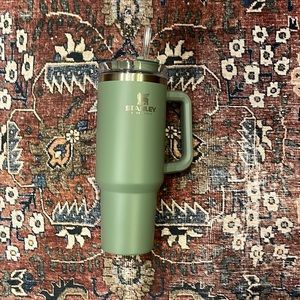 Brand New 40 oz Stanley Quencher Shrub